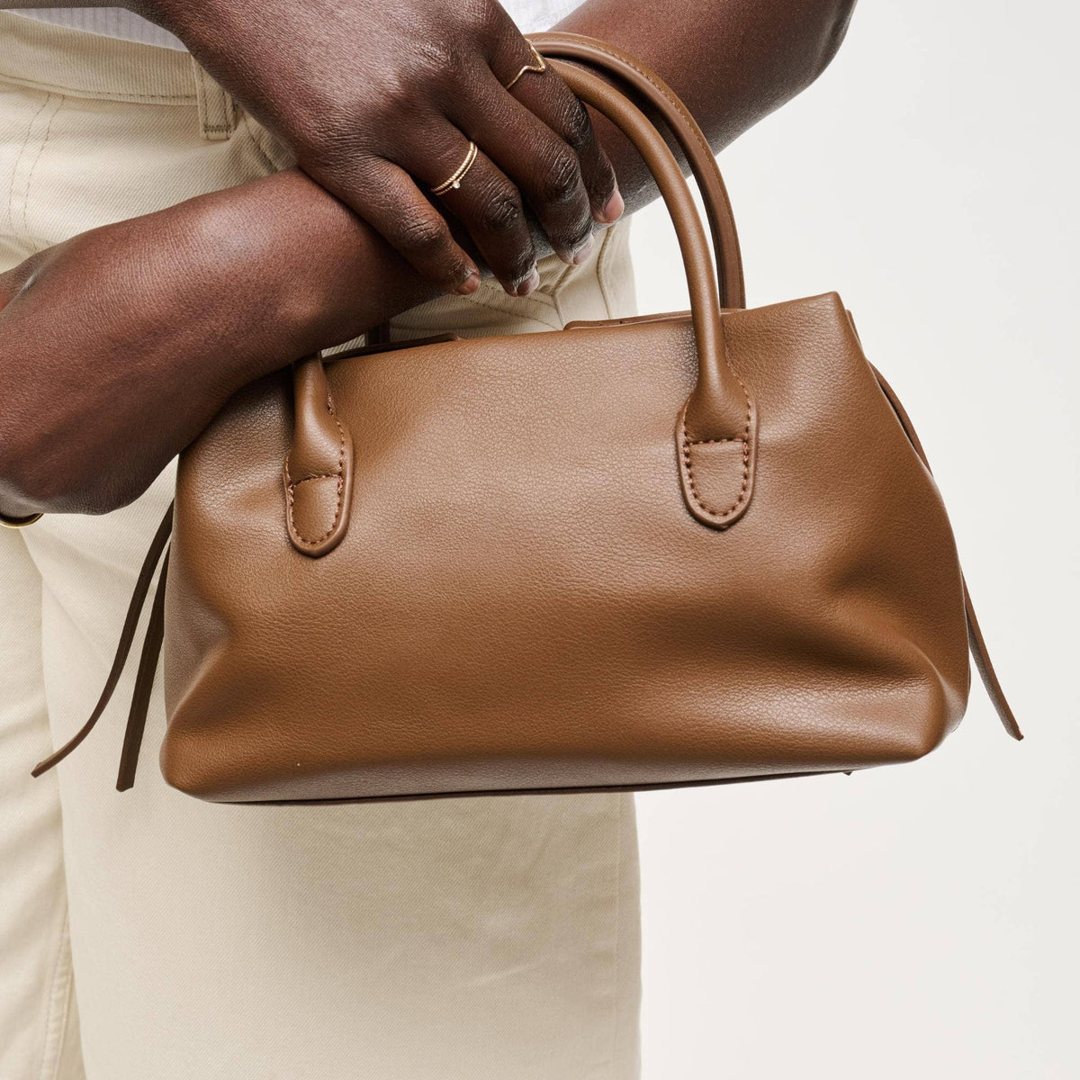 Logan Crossbody